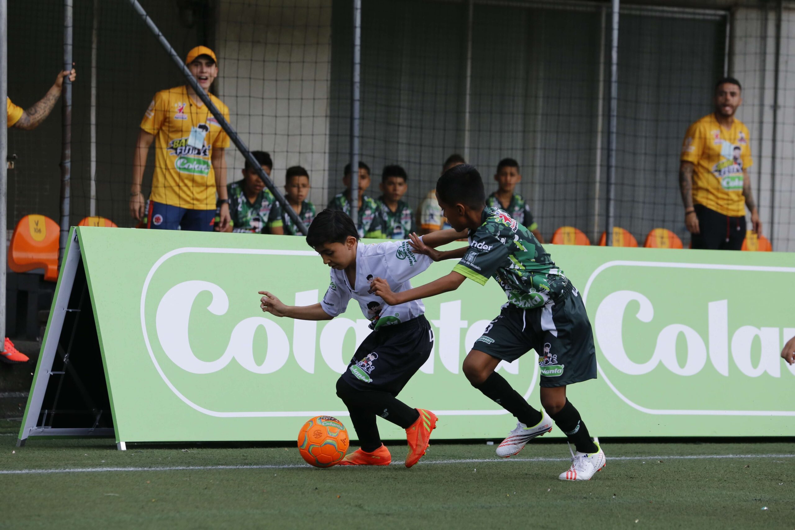 https://festivaldefestivales.com/wp-content/uploads/2024/09/babyfutbol-colanta-mas-100-equipos-en-octubre-2024-2025-scaled.jpg